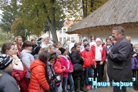 В океані рідного народу відкривай духовні острови!